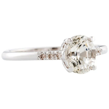 Anello in zaffiro bianco