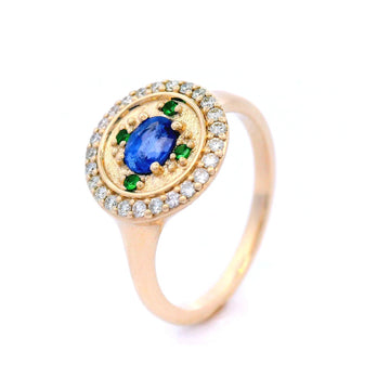 Sapphire Set in Yellow Gold Ring
