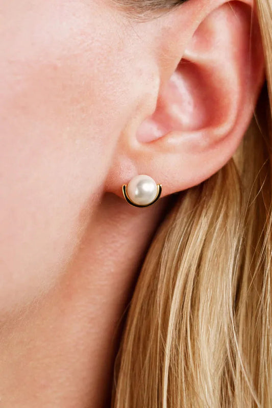 GEORGINI ADAGIO CRESCENT NINE-2-FIVE PEARL CRESCENT EARRINGS SILVER
