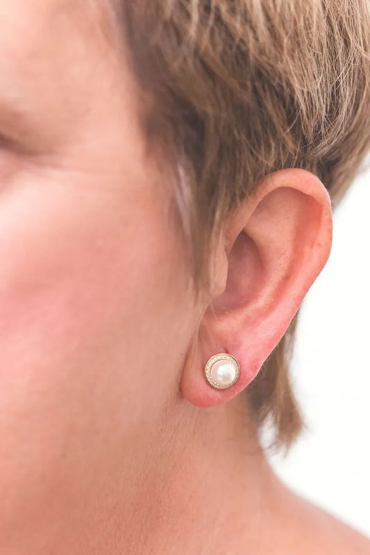 Georgini Heirloom Always Pearl and Cubic Zirconia Stud Earrings.  IE958G