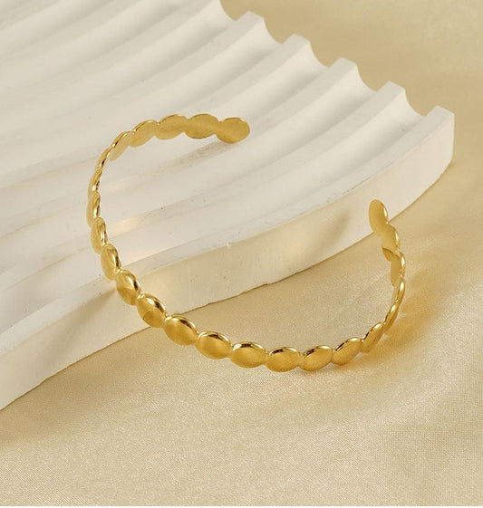 Classic Gold Cuff Bracelet – Timeless Polished Design for Elegant Style - Begum