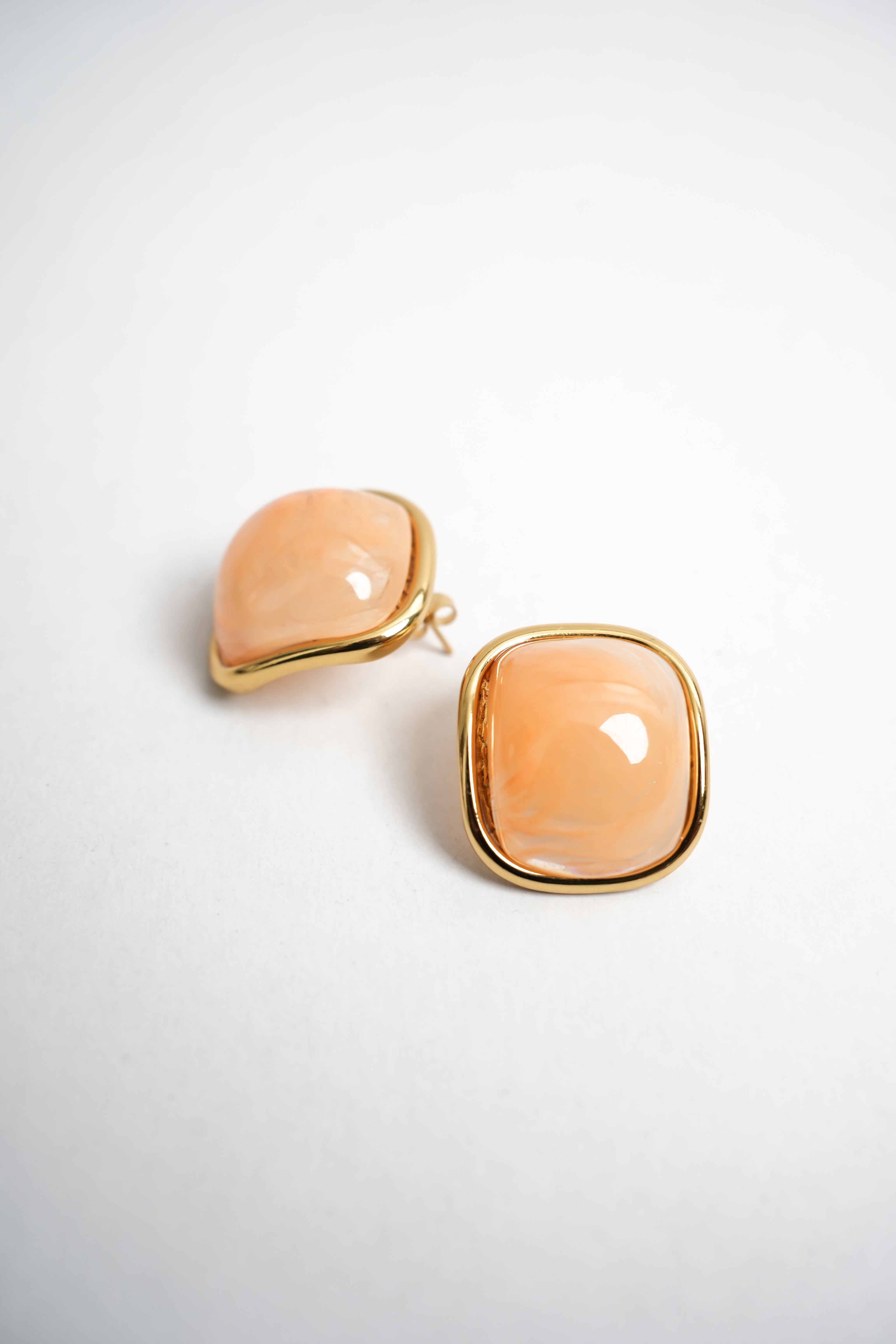 Trendy Resin and Gold Square Earrings