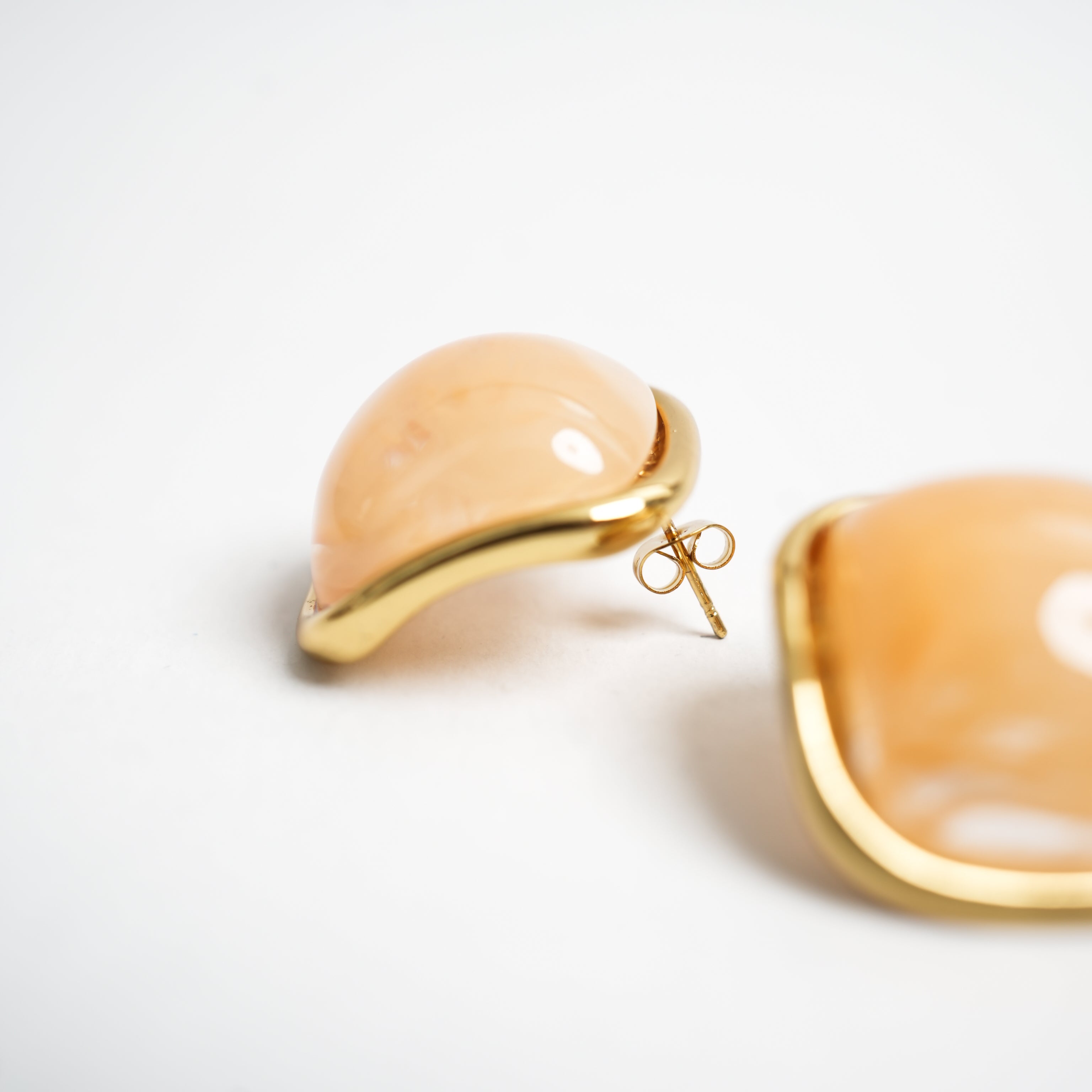 Trendy Resin and Gold Square Earrings