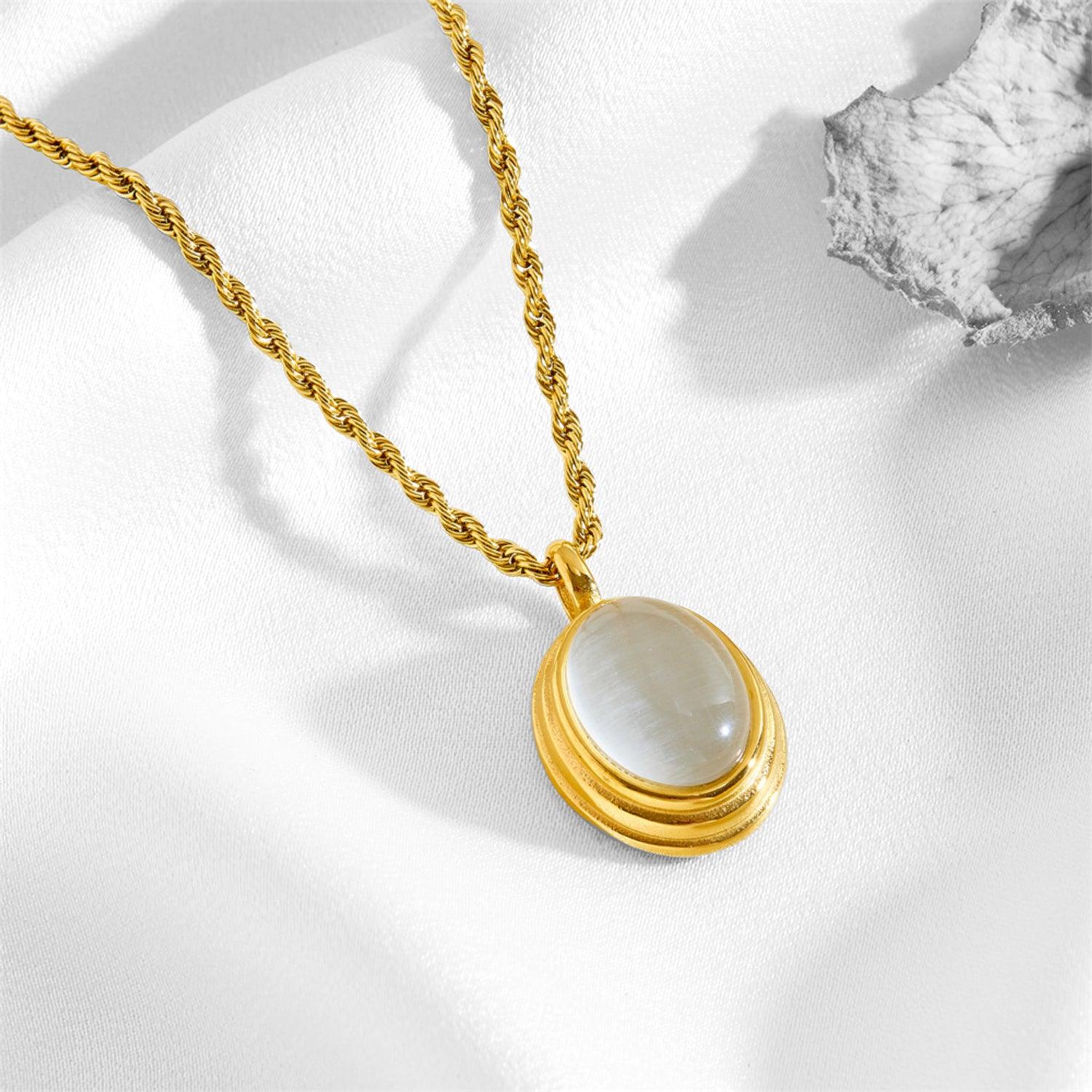 Elegant Gold Oval Pendant Necklace - Trendy Women's Jewelry - Begum