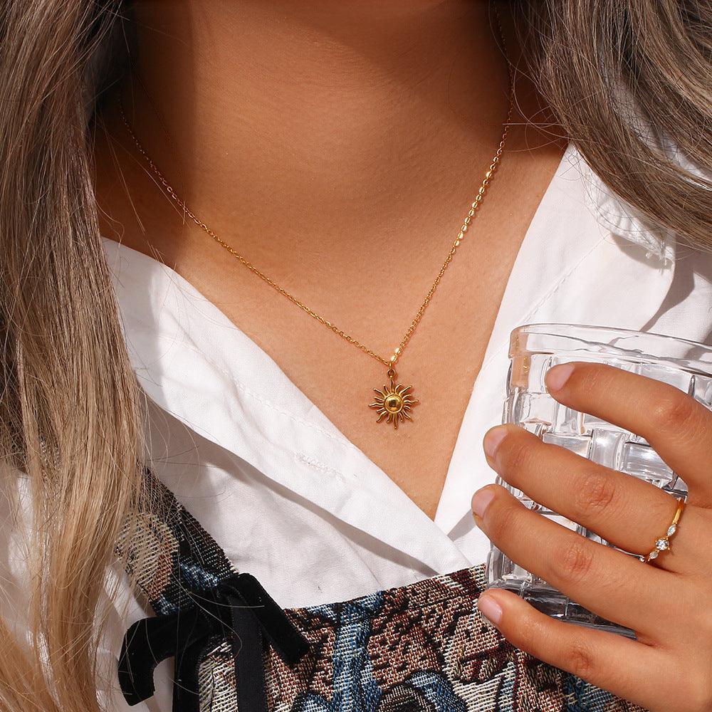 Trendy Gold Pendant Necklace - Mood Tracker Jewelry for Women - Begum