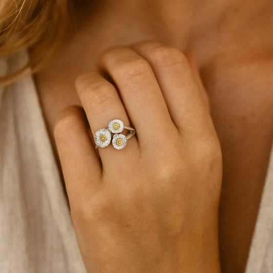 Blooming Daisy Trio Zircon Ring
