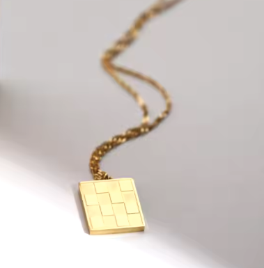 Vintage Pendant - Gold